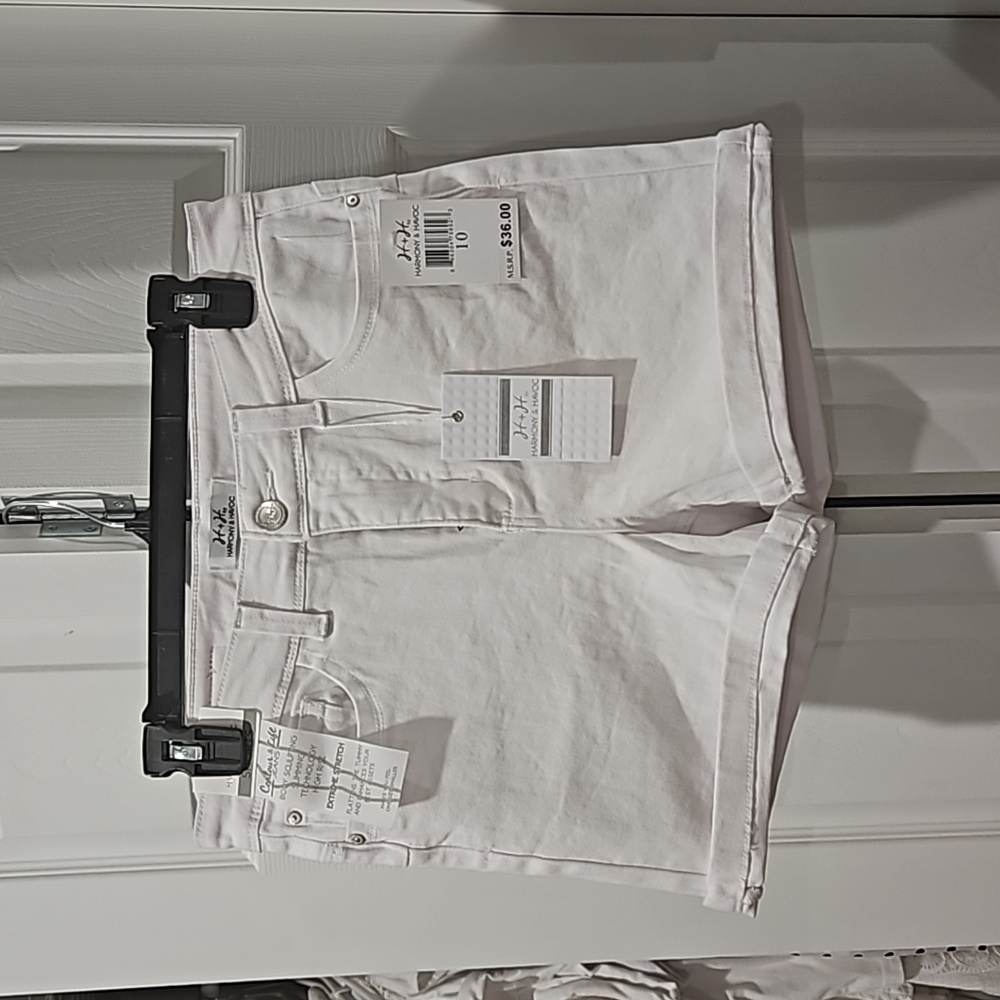 Harmony & Havoc white shorts